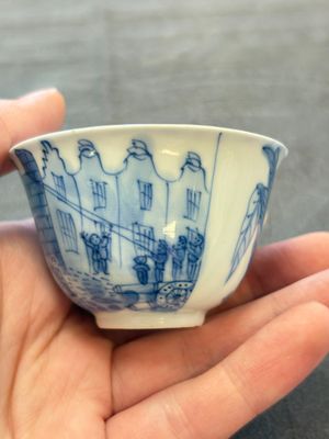 A Chinese blue and white 'Rotterdam Riot' cup and saucer, jade mark, Kangxi — 照片 8