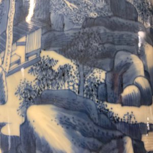 A Chinese blue and white rouleau vase with figures in a landscape, Kangxi — photo 17