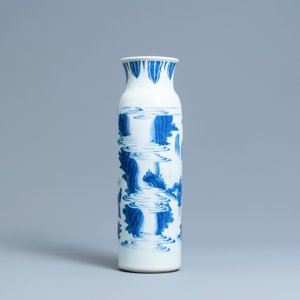 A Chinese blue and white rouleau vase with figures in a landscape, Transitional period — 照片 4