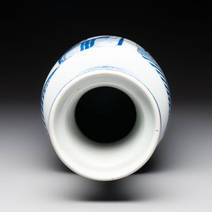 A Chinese blue and white rouleau vase with narrative design, Kangxi — photo 5