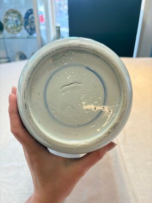A Chinese blue and white rouleau vase with narrative design, Kangxi — 照片 7