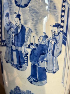 A Chinese blue and white rouleau vase with narrative design, Kangxi — photo 11