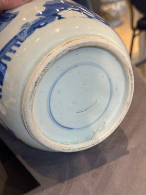 A Chinese blue and white rouleau vase with narrative design, Kangxi — photo 14