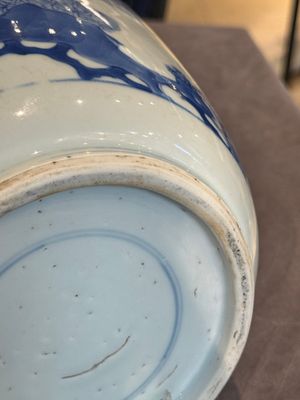 A Chinese blue and white rouleau vase with narrative design, Kangxi — photo 16