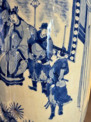 A Chinese blue and white rouleau vase with narrative design, Kangxi — photo 8