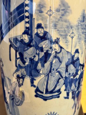 A Chinese blue and white rouleau vase with narrative design, Kangxi — photo 9