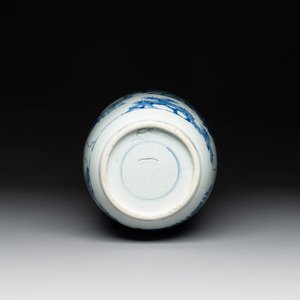A Chinese blue and white rouleau vase with narrative design, Kangxi — photo 6