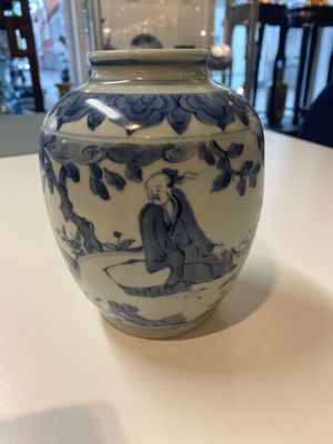 A Chinese blue and white 'sage' jar, Ming — photo 3