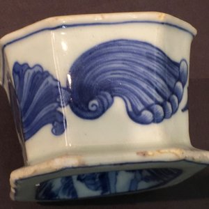 A Chinese blue and white salt after a European model, 1st half 18th C. — photo 16