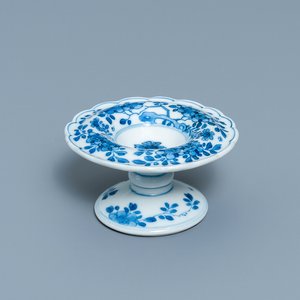 A Chinese blue and white salt after a European silver model, Kangxi — 照片 1