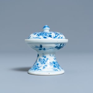 A Chinese blue and white salt with cover, Kangxi — photo 2