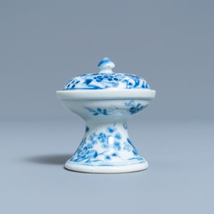 A Chinese blue and white salt with cover, Kangxi — photo 4