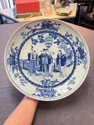 A Chinese blue and white 'Sanxing' dish, Kangxi mark, 19th C. — photo 1