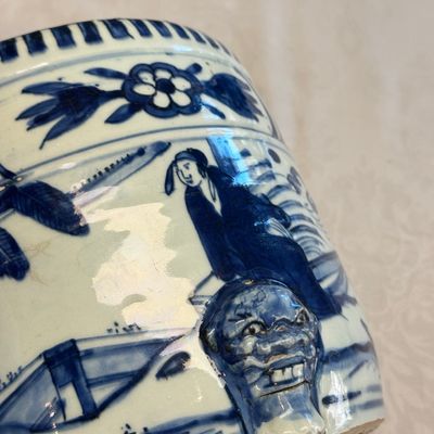 A Chinese blue and white 'Scholars' cylindrical tripod censer — foto 25