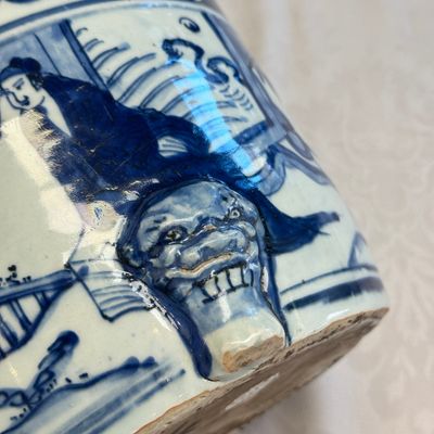 A Chinese blue and white 'Scholars' cylindrical tripod censer — foto 27