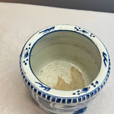 A Chinese blue and white 'Scholars' cylindrical tripod censer — foto 6