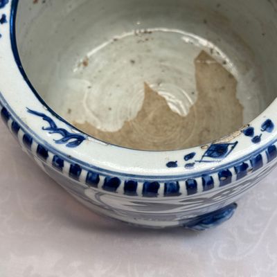 A Chinese blue and white 'Scholars' cylindrical tripod censer — foto 7
