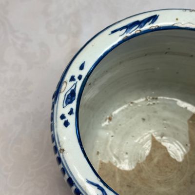 A Chinese blue and white 'Scholars' cylindrical tripod censer — foto 9