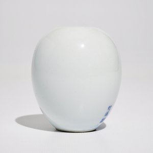 A Chinese blue and white scholar’s vase with a great reed warbler among reed, signed Wang Bu (1898–1968) — 照片 3
