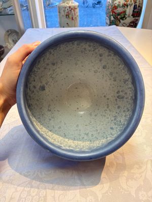 A Chinese blue and white scroll pot with Buddhist flower design, 18/19th C. — photo 9