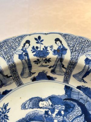 A Chinese blue and white 'Sense of Smell' dish for the European market, Kangxi mark and of the period — photo 7
