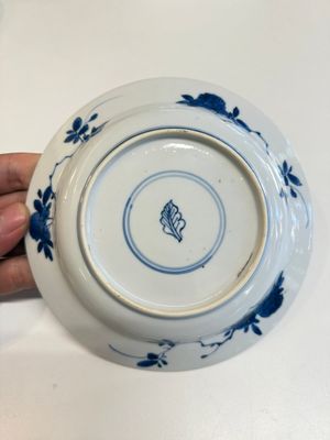 A Chinese blue and white 'Sense of Smell' plate and an 'Amorous Shepherds' plate, Kangxi — photo 10