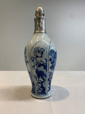 A Chinese blue and white silver-mounted bottle vase, Chenghua mark, Kangxi — photo 1