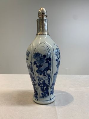 A Chinese blue and white silver-mounted bottle vase, Chenghua mark, Kangxi — photo 2