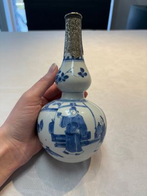 A Chinese blue and white silver-mounted double-gourd 'Li Bai' vase, Kangxi — photo 2