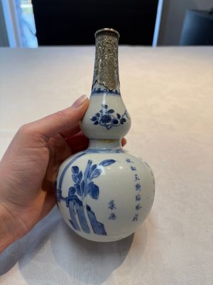 A Chinese blue and white silver-mounted double-gourd 'Li Bai' vase, Kangxi — photo 4