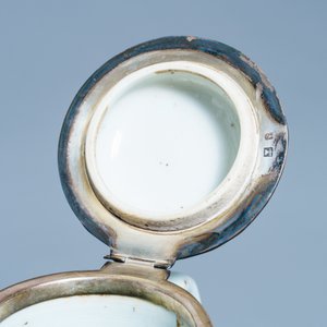 A Chinese blue and white silver-mounted ewer and cover, Yongzheng — 照片 7