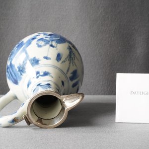 A Chinese blue and white silver-mounted ewer, Transitional period — photo 10