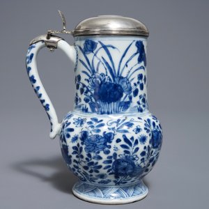 A Chinese blue and white silver-mounted floral jug, Kangxi — photo 4