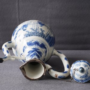 A Chinese blue and white silver-mounted jug and cover, Transitional period — 照片 21