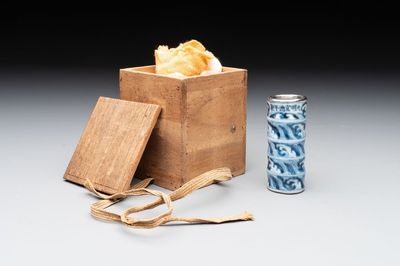 A Chinese blue and white silver-mounted 'sea waves' bird feeder and a wooden box, Xuande mark, 19/20th C.