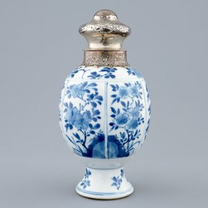 A Chinese blue and white silver-mounted tea caddy, Kangxi — photo 2