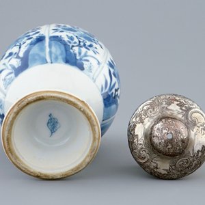 A Chinese blue and white silver-mounted tea caddy, Kangxi — photo 3
