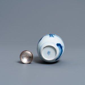 A Chinese blue and white silver-mounted tea caddy, Kangxi — photo 8