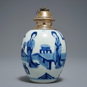 A Chinese blue and white silver-mounted tea caddy with Long Eliza, Kangxi — photo 1