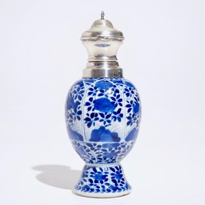 A Chinese blue and white silver-mounted vase, Kangxi — photo 1