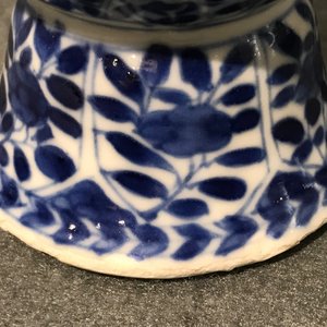 A Chinese blue and white silver-mounted vase, Kangxi — photo 7
