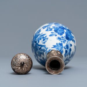 A Chinese blue and white silver-mounted vase, Kangxi — 照片 5