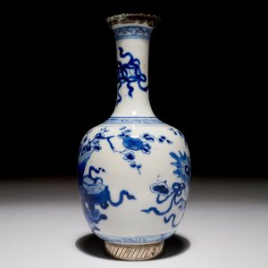 A Chinese blue and white silver-mounted vase, Kangxi — 照片 2