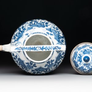 A Chinese blue and white silver-mounted wine pot, Kangxi — photo 5