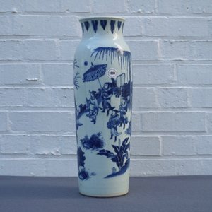 A Chinese blue and white sleeve vase with figural design all-round, Transitional period — photo 24