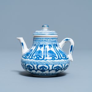 A Chinese blue and white soft paste miniature teapot, Kangxi — photo 2