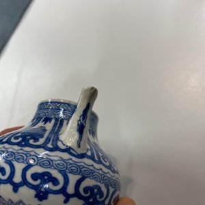 A Chinese blue and white soft paste miniature teapot, Kangxi — photo 8
