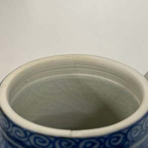 A Chinese blue and white soft paste miniature teapot, Kangxi — photo 12