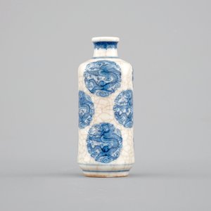A Chinese blue and white soft paste porcelain snuff bottle, Yongzheng mark — photo 1