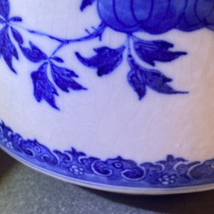 A Chinese blue and white soft paste 'sanduo' 'lantern' vase, Qianlong — 照片 23